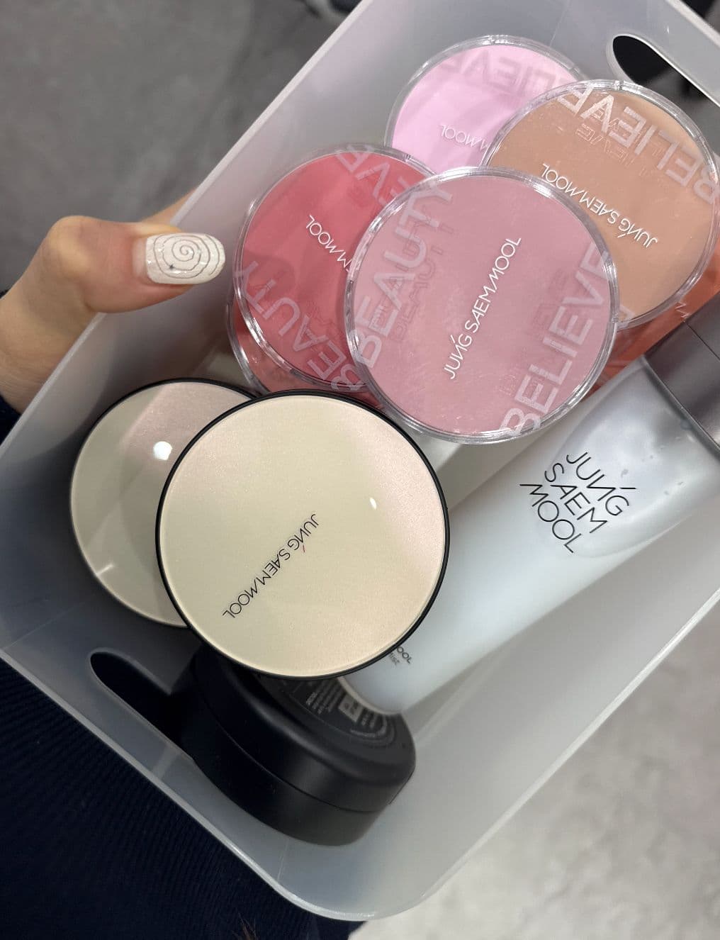 JUNGSAEMMOOL content shoot — product palette flat lay