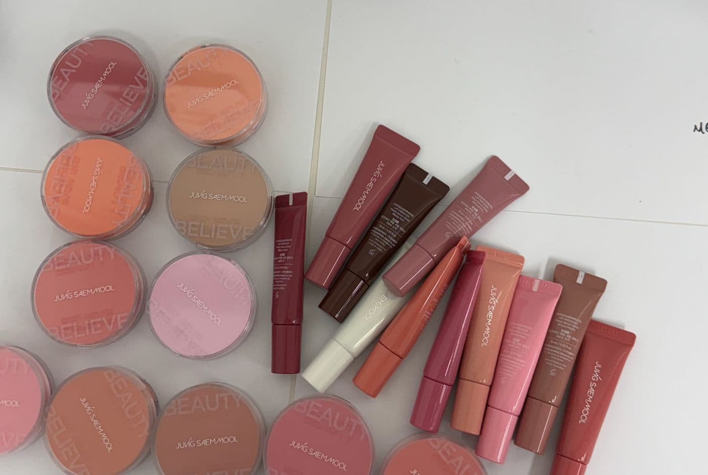 JUNGSAEMMOOL product shades flat lay